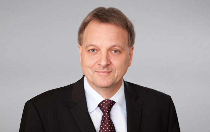 Dr. Stefan Reis